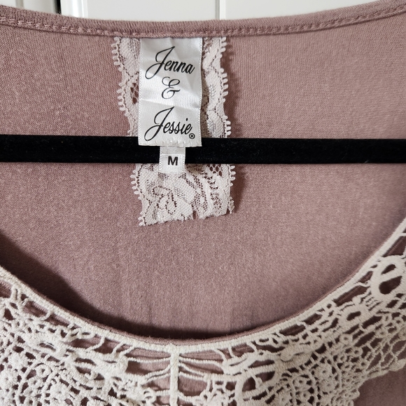 JENNA & JESSIE Long crochet dust pink shirt - Picture 3 of 6